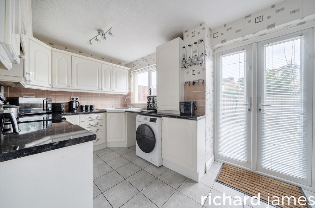 Property photo 3 of 12 366311F2Fb254197829104c93c4Ed78F