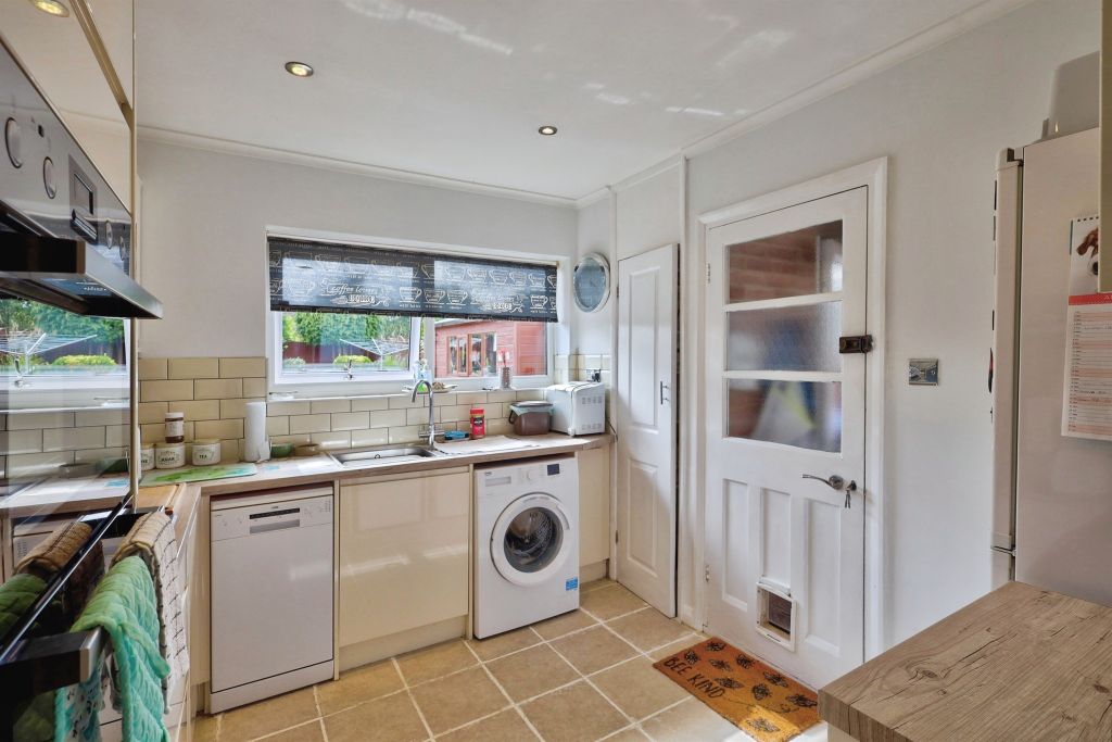 Property photo 2 of 17