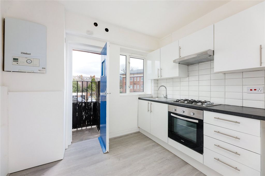 Property photo 3 of 6 Picture No. 15