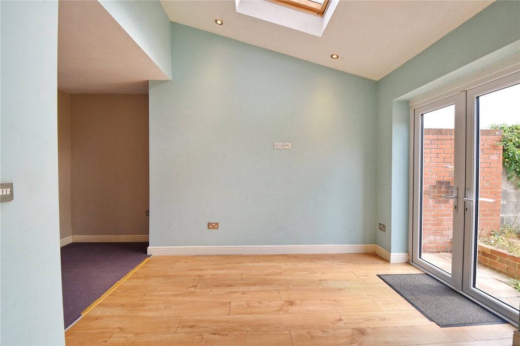 Property photo 3 of 14 Picture No. 05