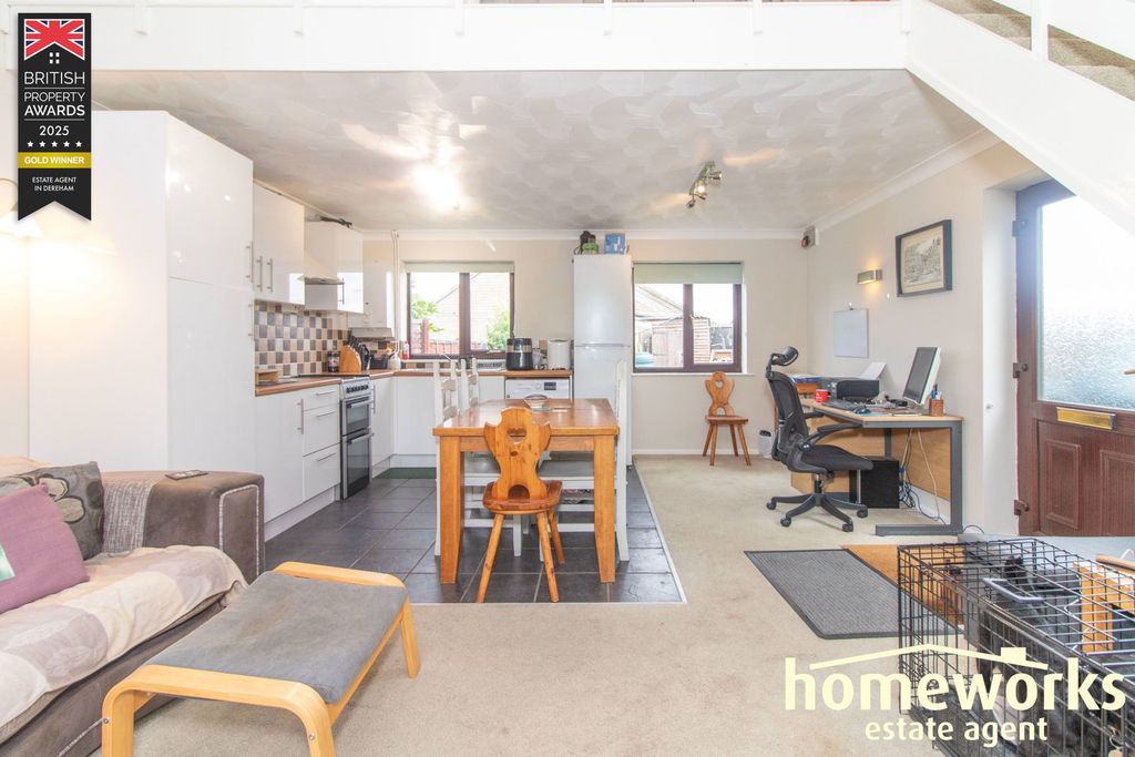 Property photo 2 of 9