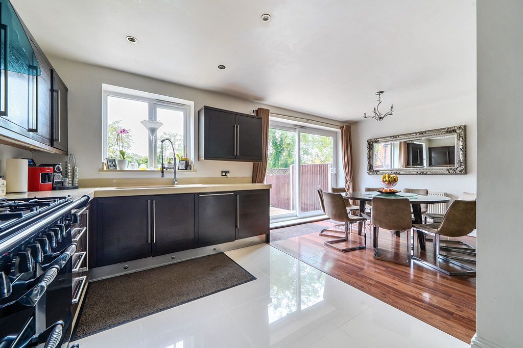 Property photo 2 of 17 Photograph 8