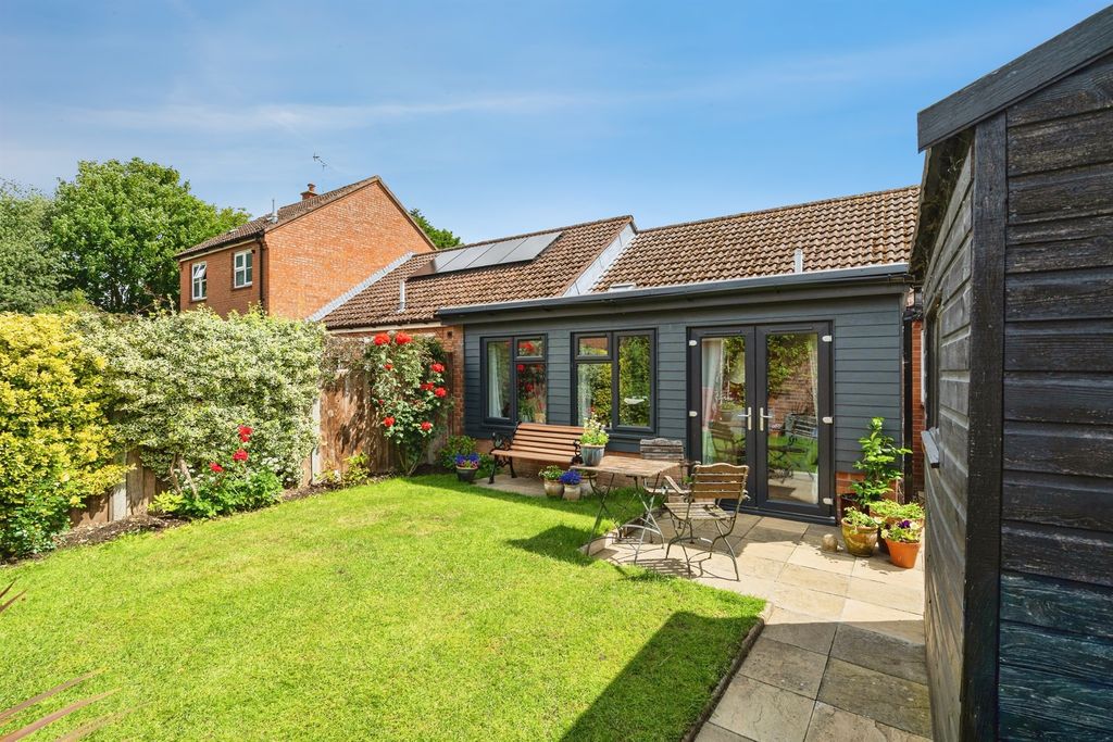Property photo 2 of 17