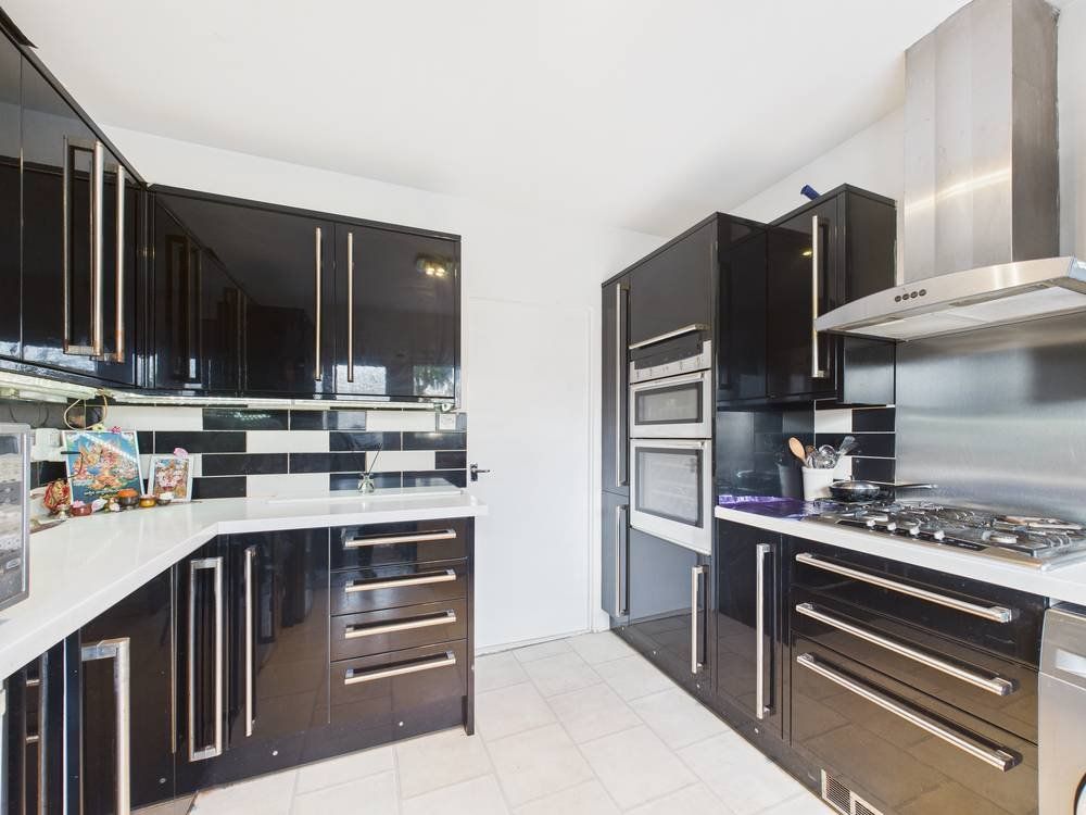 Property photo 2 of 17 Picture No. 10