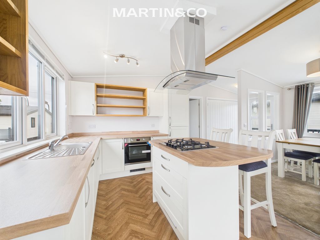 Property photo 3 of 21