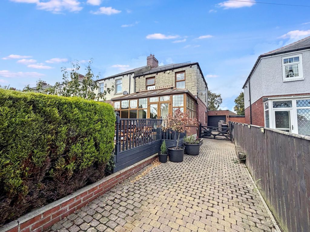 Property photo 1 of 28