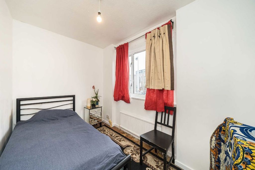 Property photo 3 of 5