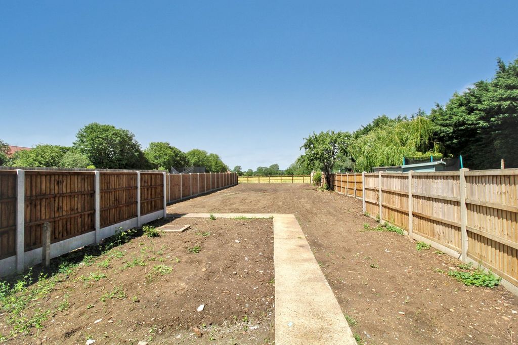 Property photo 2 of 6 Rear Garden