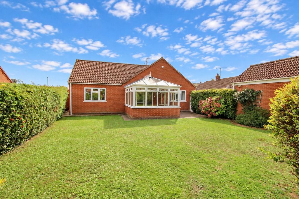 Property photo 2 of 17