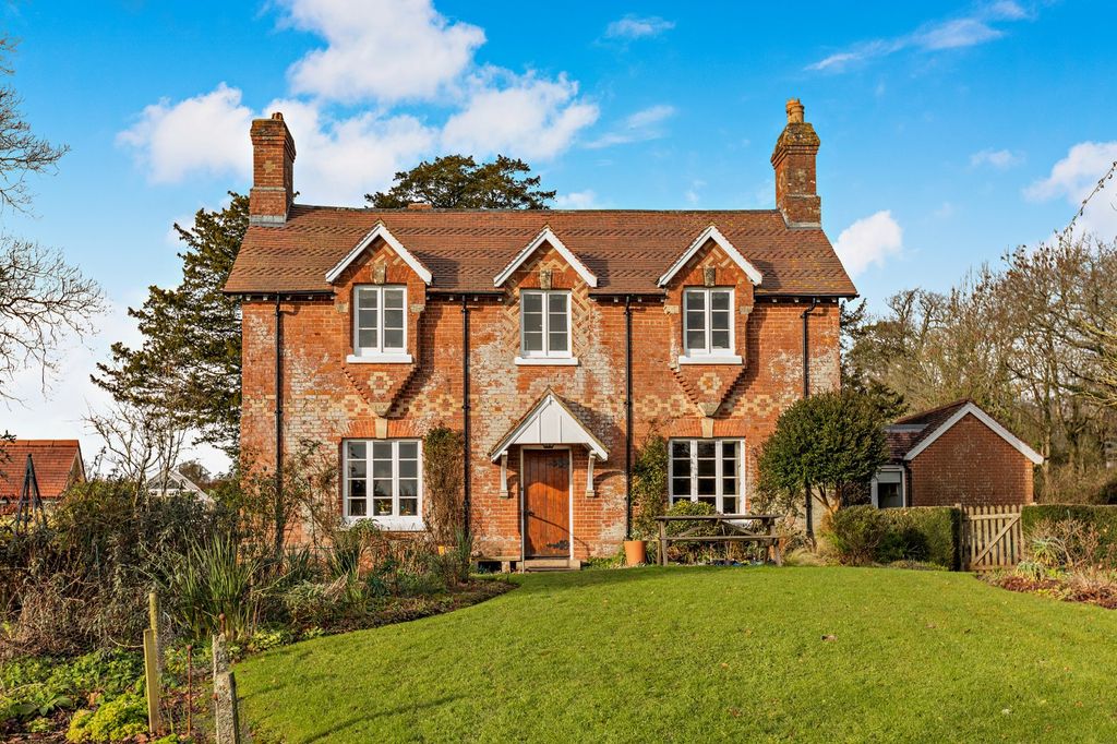 Property photo 2 of 25 Keepers Cottage