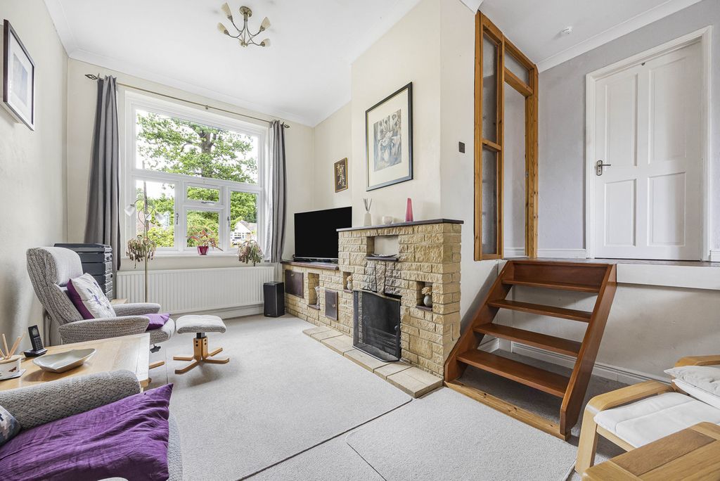 Property photo 2 of 32