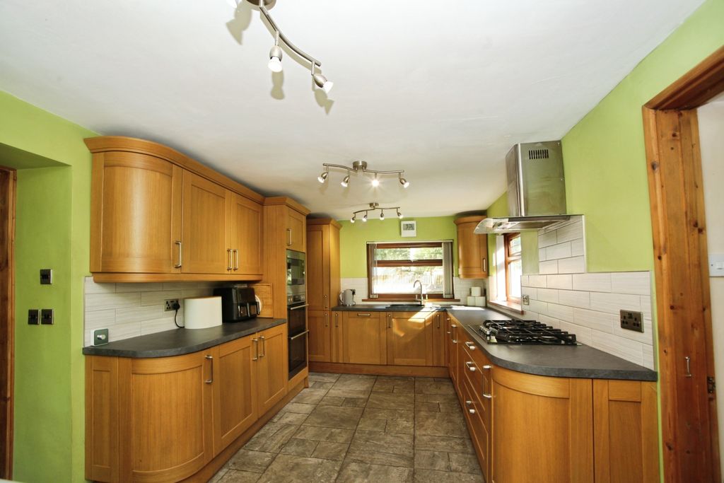 Property photo 2 of 35 Img_5254