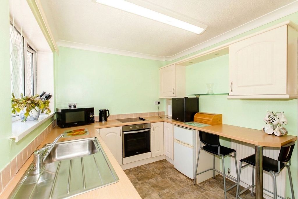 Property photo 2 of 26