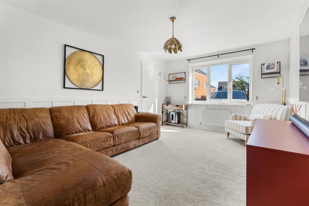 Property photo 2 of 32