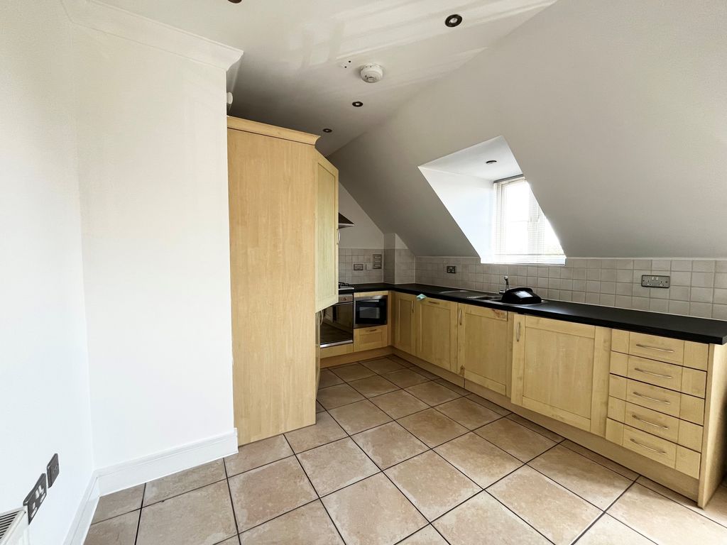 Property photo 3 of 12 Kitchen
