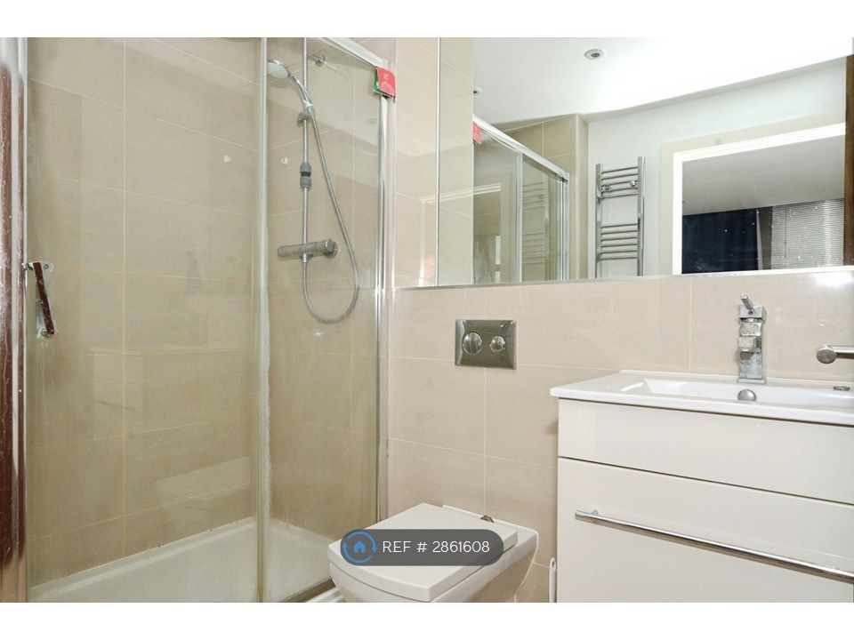 Property photo 3 of 12 Bathroom