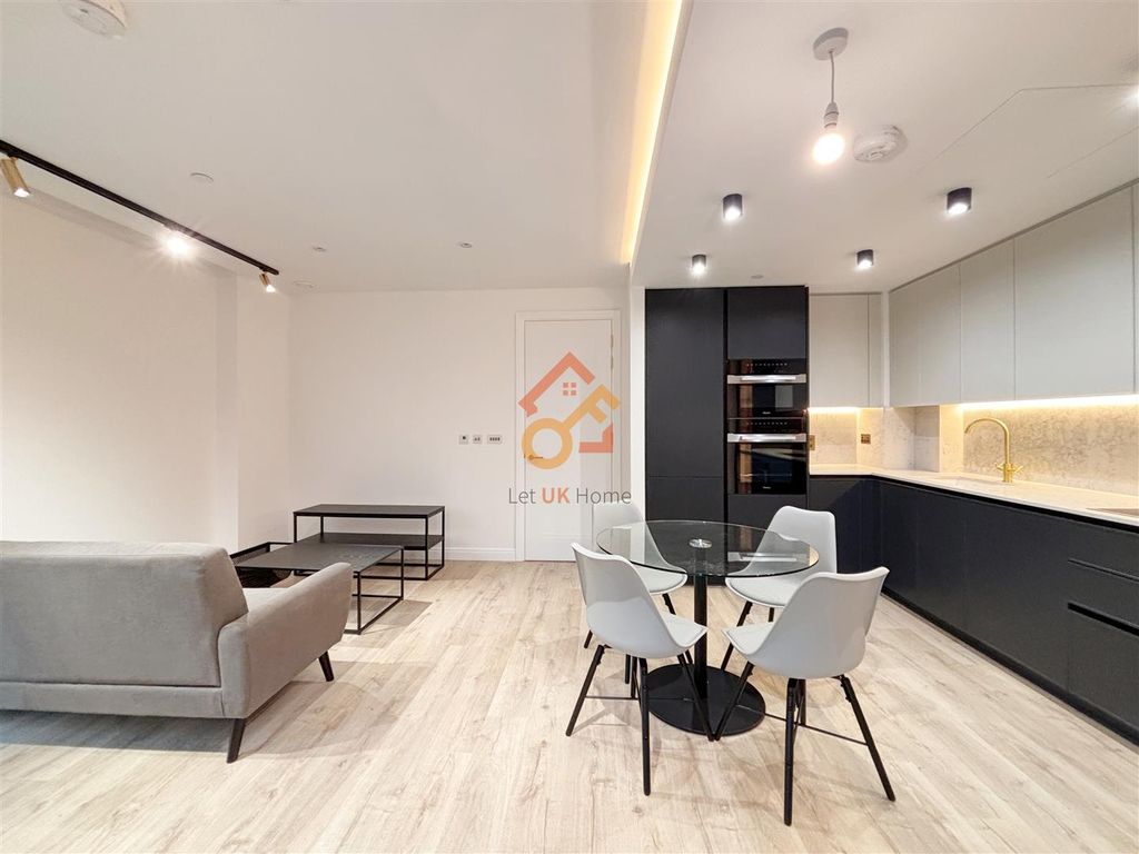 Property photo 2 of 42 B61Bdf79-331d-401A-8d89-Daed74Feb891.Jpg