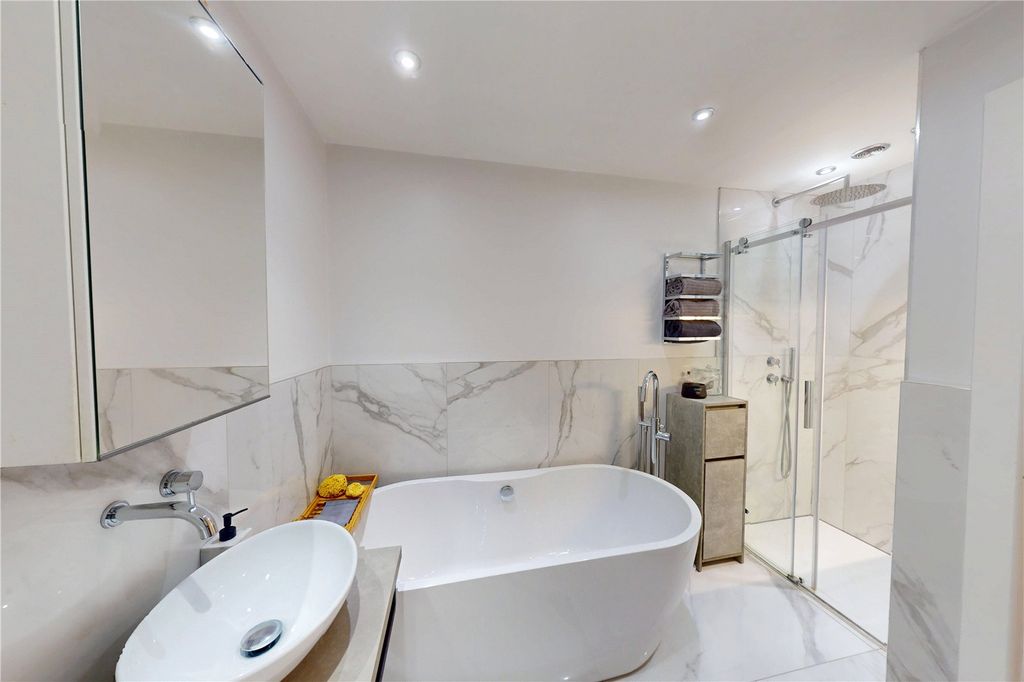 Property photo 2 of 24 Picture No. 02