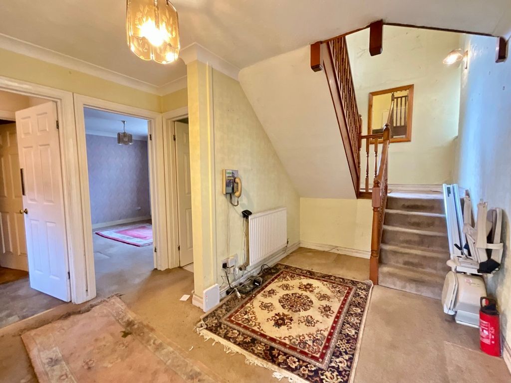 Property photo 2 of 23