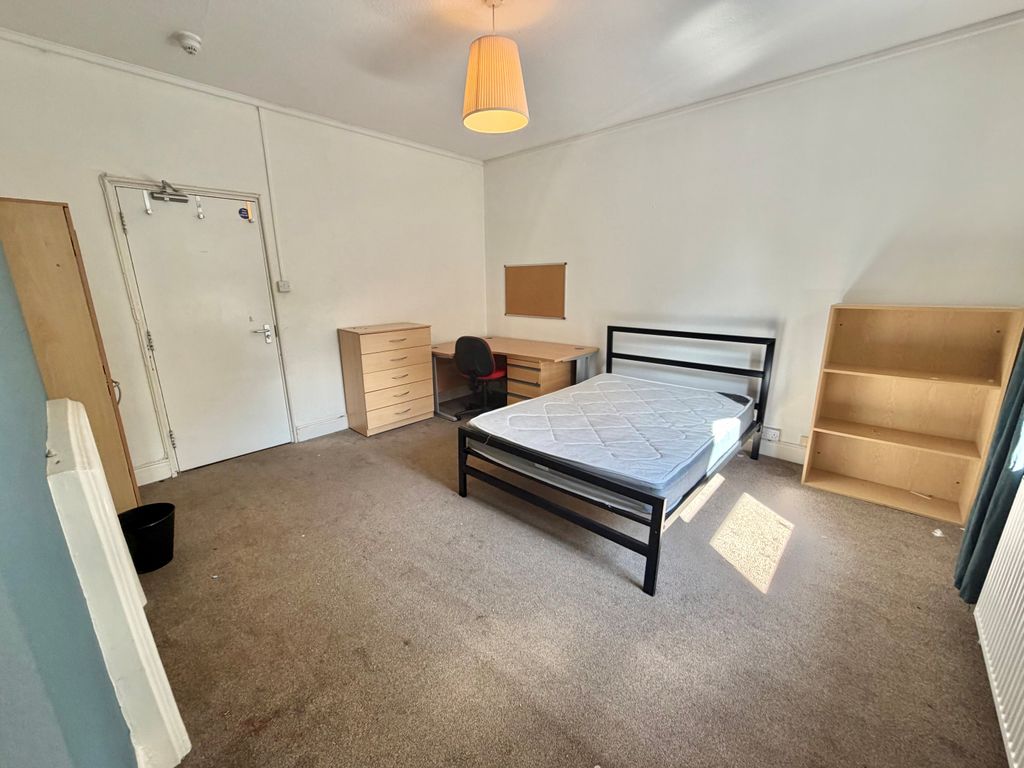 Property photo 3 of 14 Image