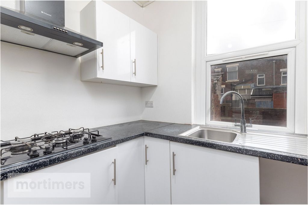 Property photo 2 of 15 Kitchen