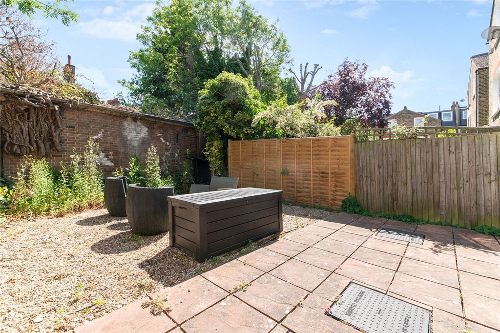Property photo 2 of 16 Picture No. 25