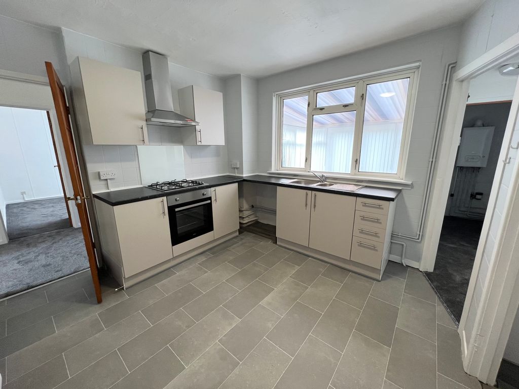 Property photo 3 of 8 Kitchen Cf33 North Cornelly