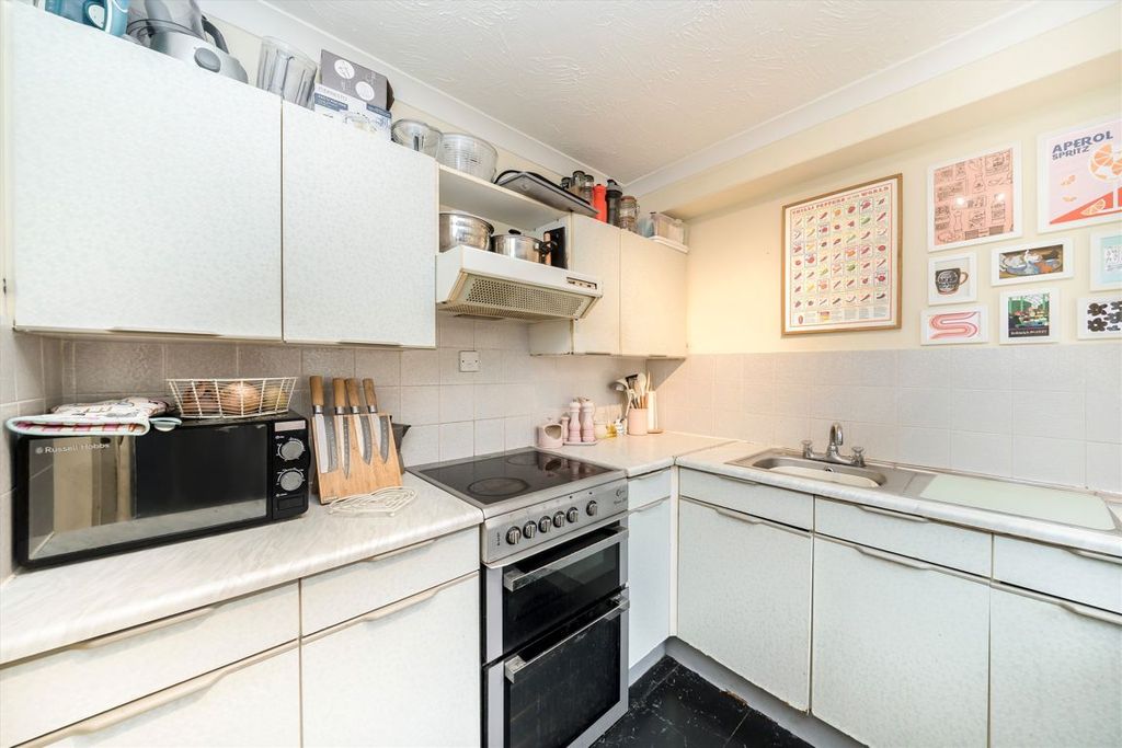 Property photo 3 of 5