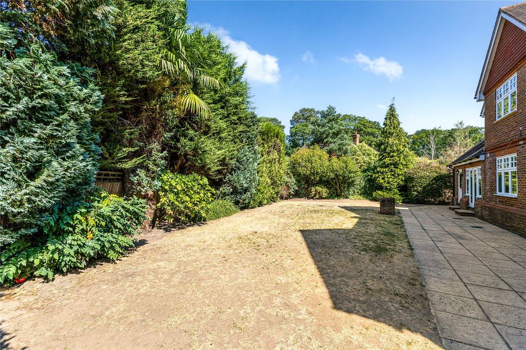 Property photo 3 of 17 Garden