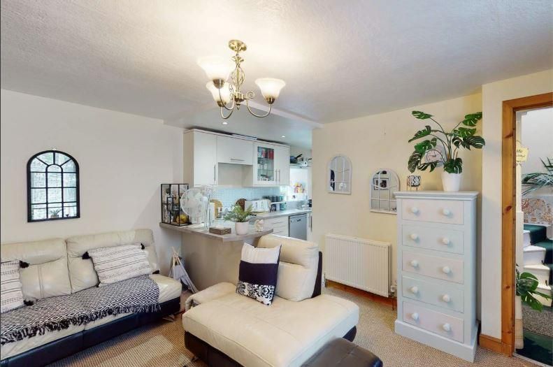 Property photo 1 of 5