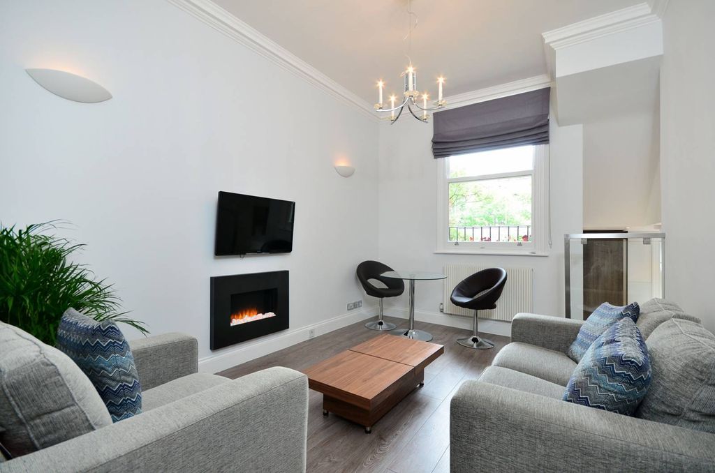 Property photo 2 of 9
