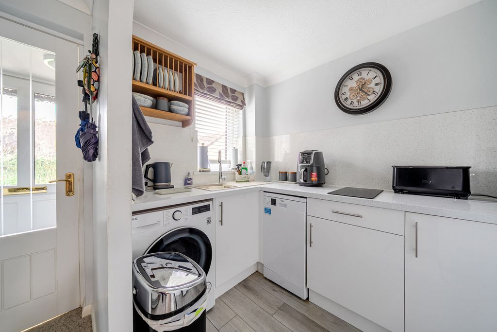 Property photo 2 of 12 Kitchen