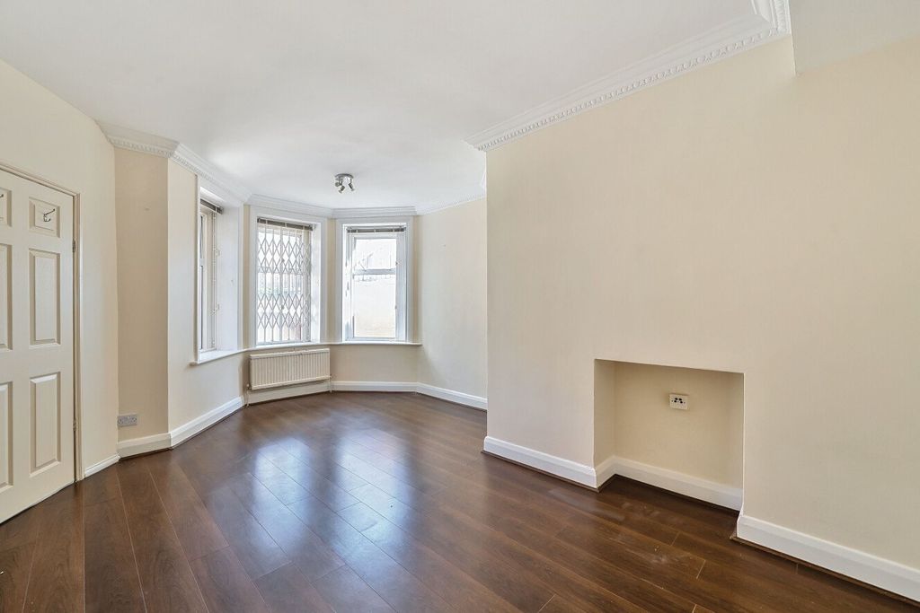 Property photo 2 of 15 Picture No. 01