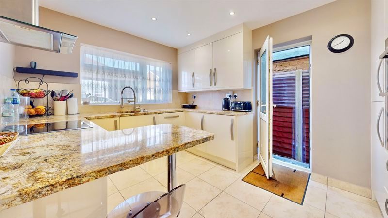 Property photo 2 of 19 Photo 6