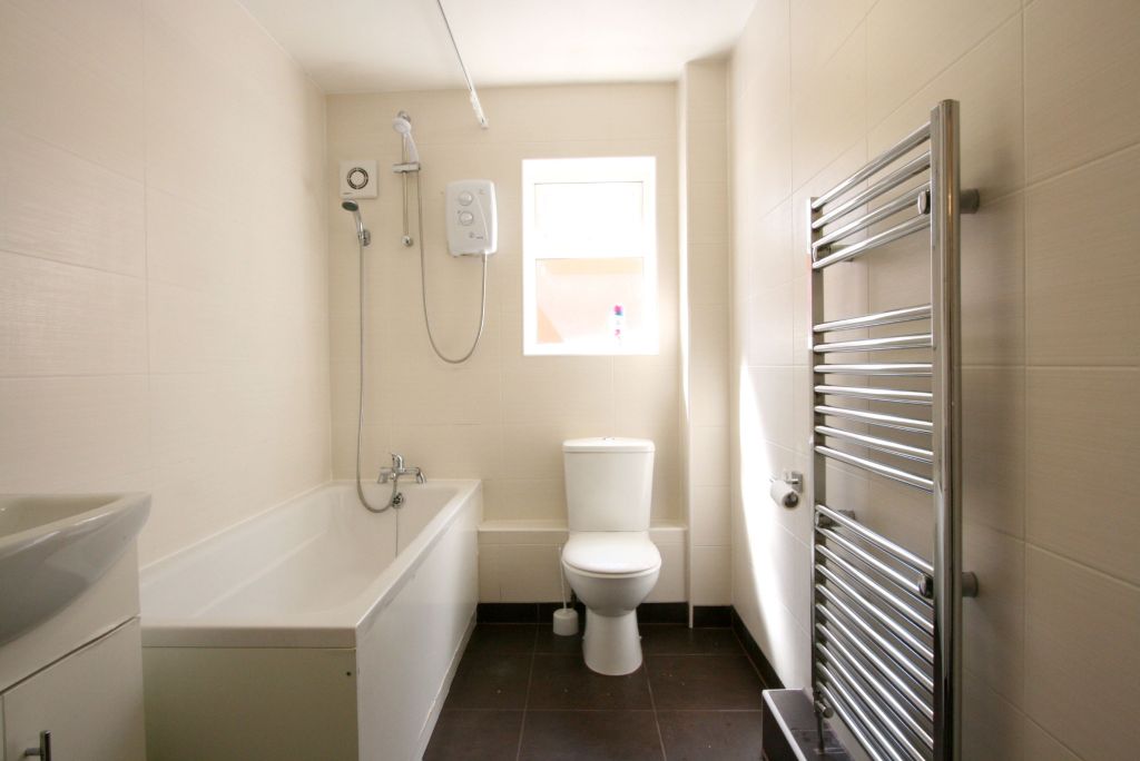 Property photo 3 of 8 Bathroom