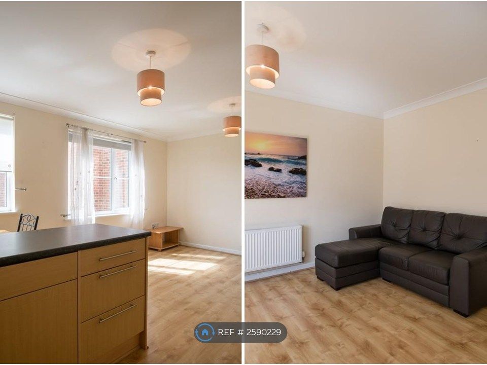 Property photo 2 of 6 Living/Dining