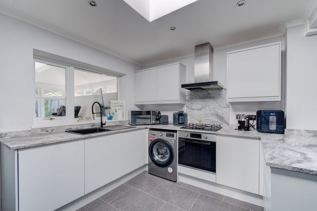Property photo 3 of 17 Picture No. 94