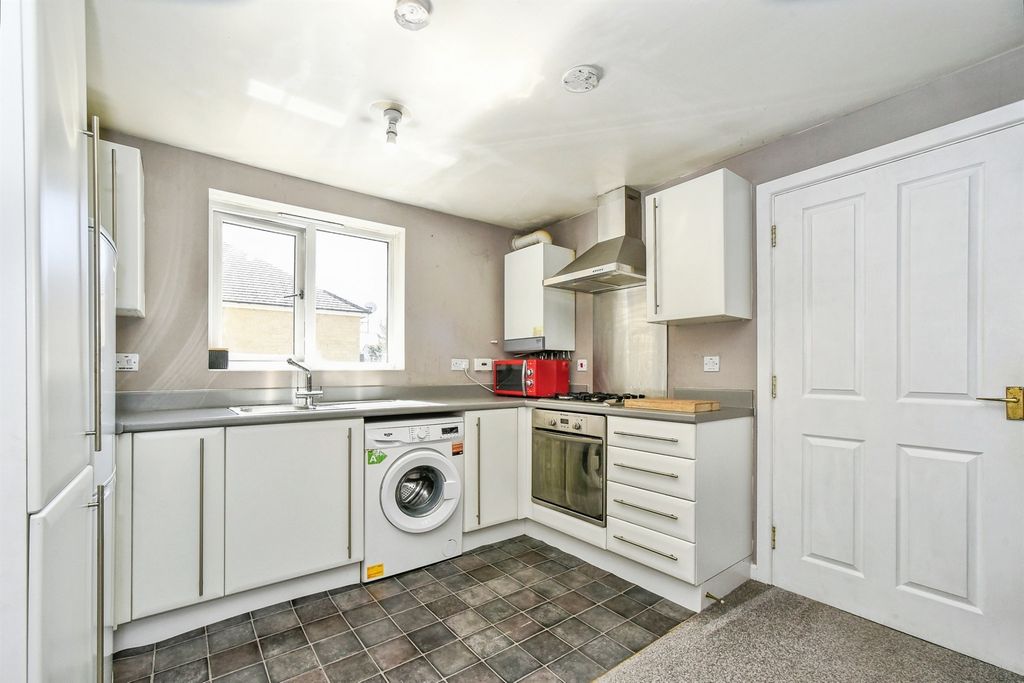 Property photo 3 of 8