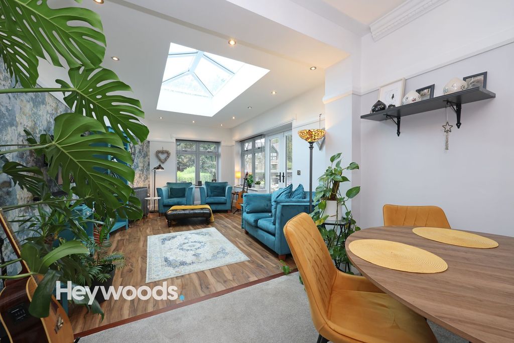 Property photo 2 of 45