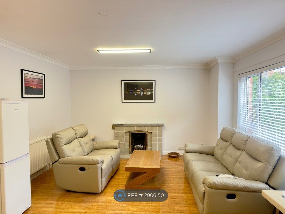 Property photo 3 of 5