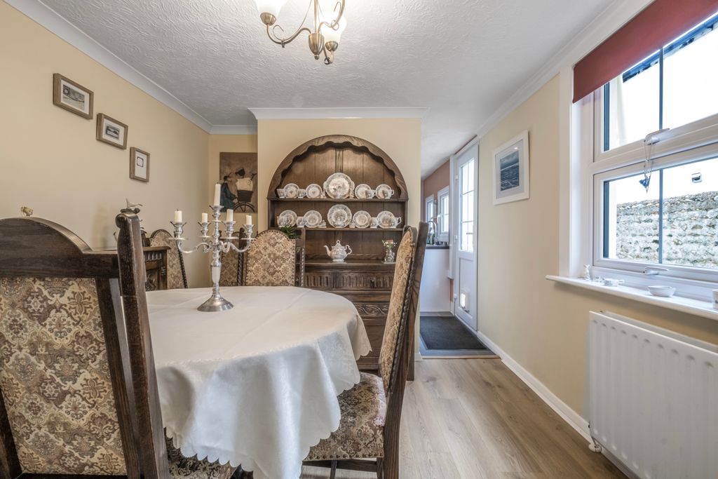 Property photo 3 of 26