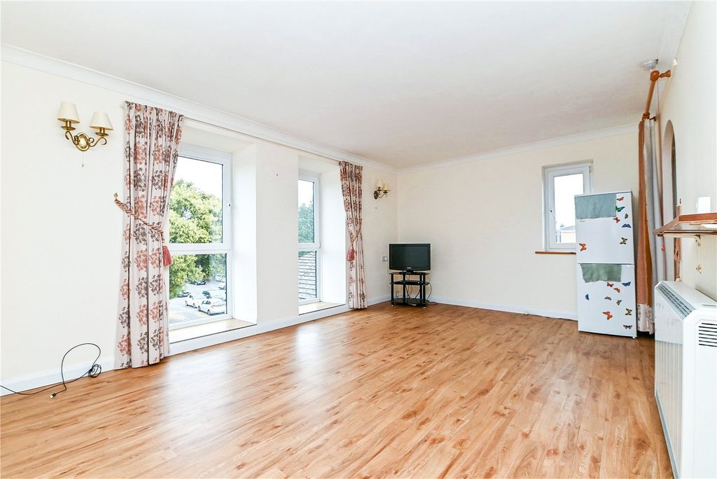 Property photo 3 of 10 Picture No. 05