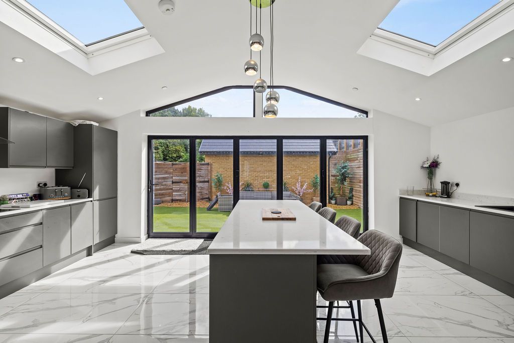 Property photo 1 of 36