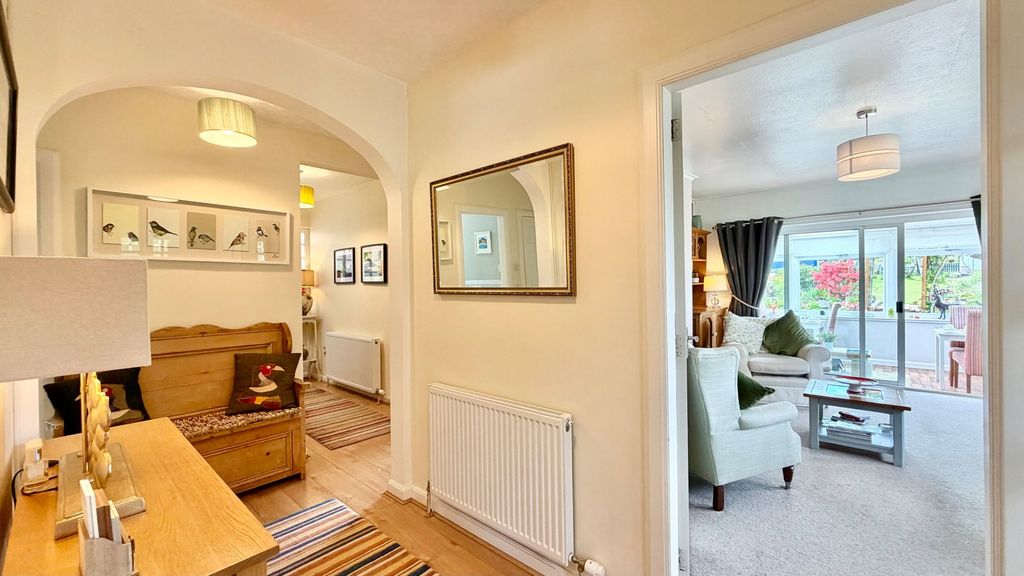 Property photo 3 of 42