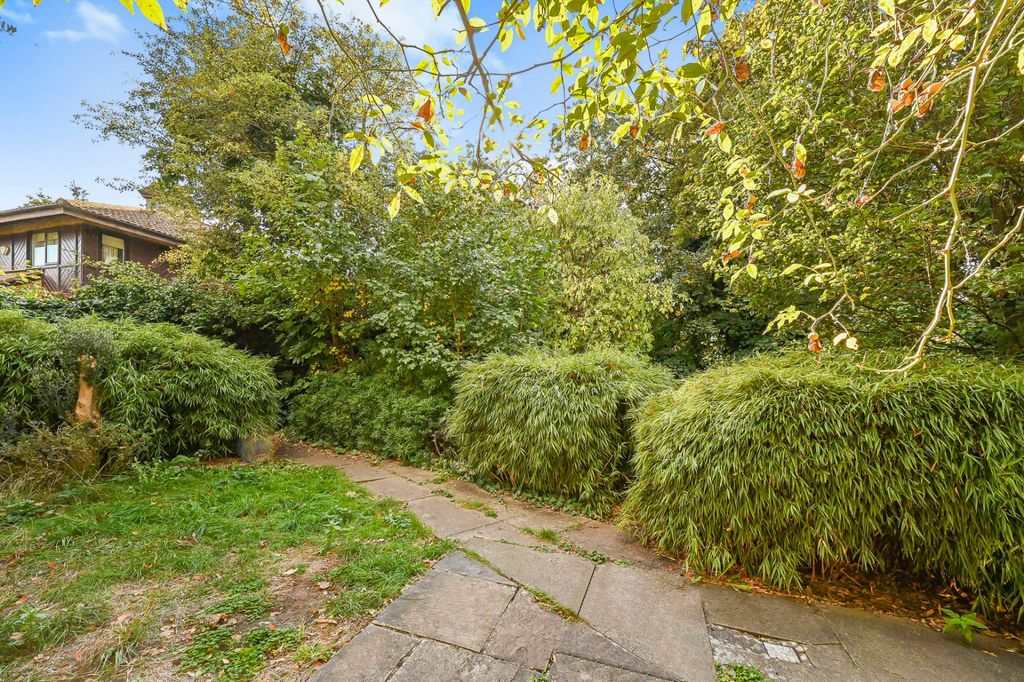 Property photo 2 of 21