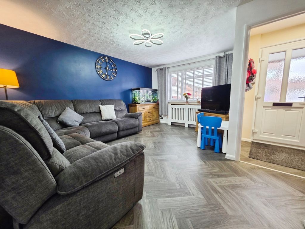 Property photo 3 of 14 Sitting Room