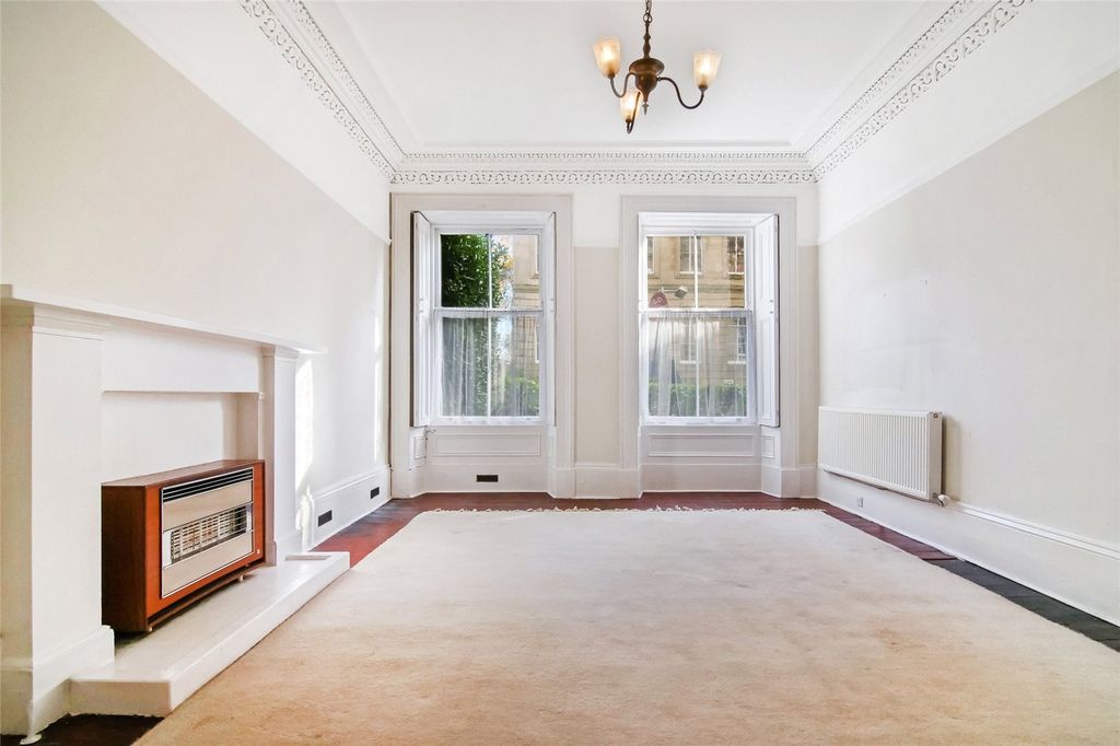 Property photo 3 of 14 Living Room