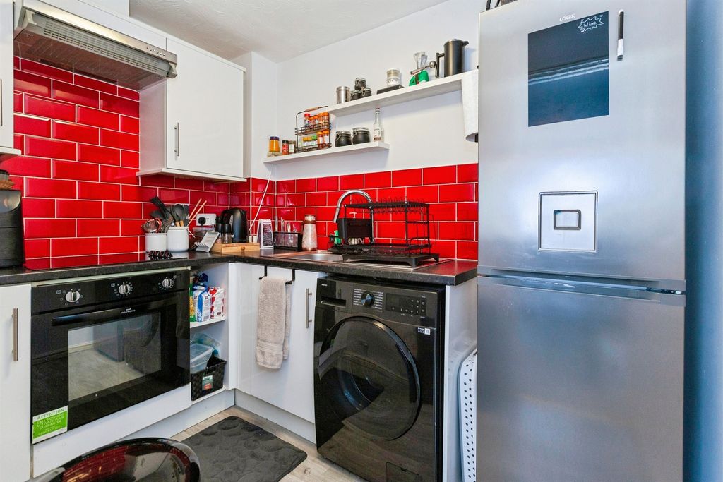 Property photo 2 of 14