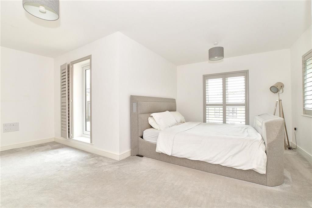 Property photo 2 of 14 Bedroom New