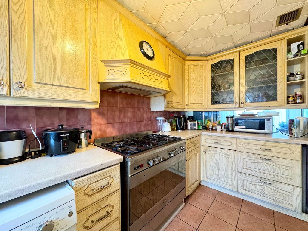 Property photo 2 of 16 Kitchen